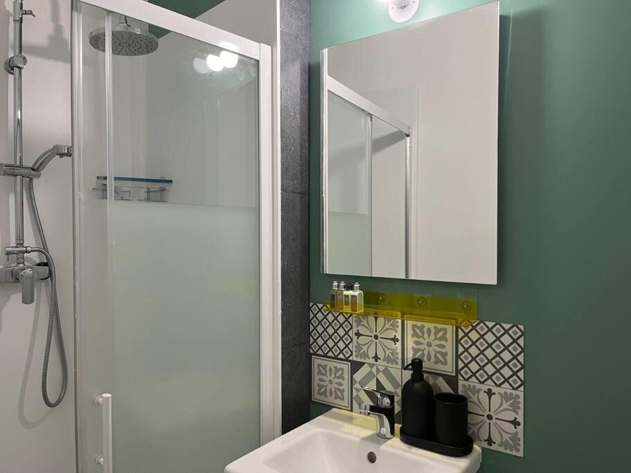 Appartement Hyper Centre Climatise Salon-de-Provence Bagian luar foto